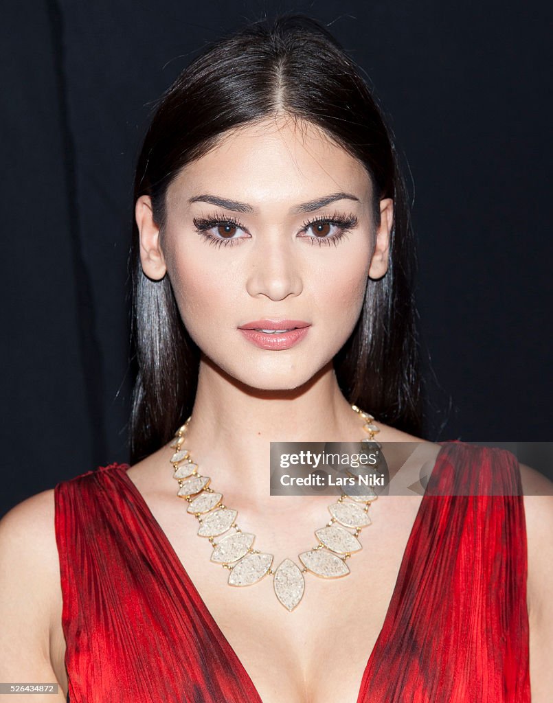 USA - "2016 Red Dress" Fashion Sbow - Backstage In New York