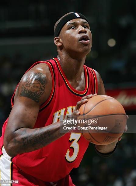Al Harrington of the Atlanta Hawks sets up for the free throw against the Washington Wizards during their NBA game on March 30, 2005 at the MCI...