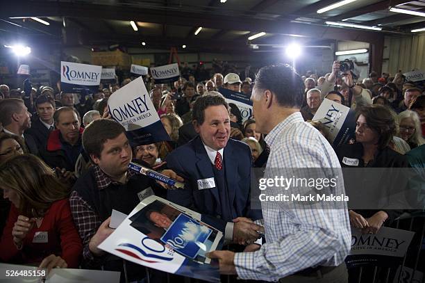Mitt Romney Rally 44 Cherokee Trikes Stock Photos, High-Res Pictures, and Images - Getty ...