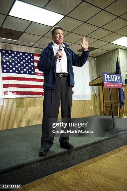 Perry Murrell 83 Perry Campaigns In South Carolina Ahead Of Primary Stock Photos ...