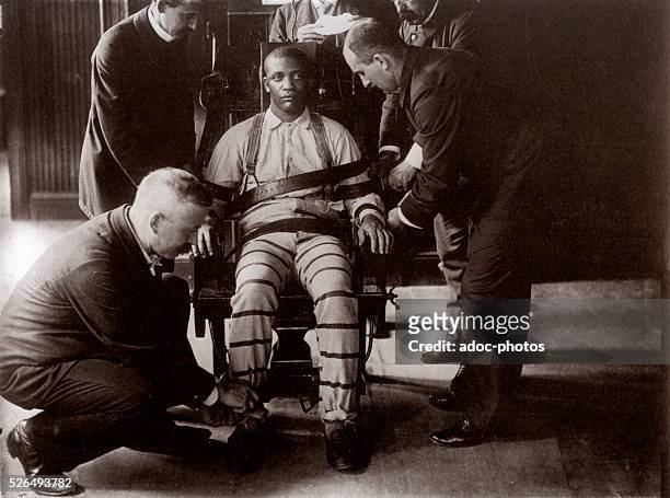 Sentenced to death on the electric chair at the Sing Sing prison . In 1900.
