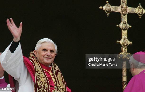 Pope Ratzinger Bless 11,673 Pope Benedict In Germany Stock Photos, High-Res Pictures, and ...