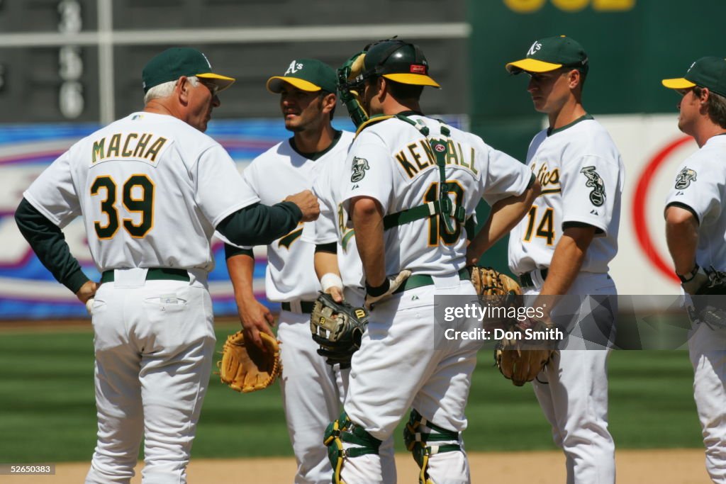 Los Angeles Angels v Oakland Athletics