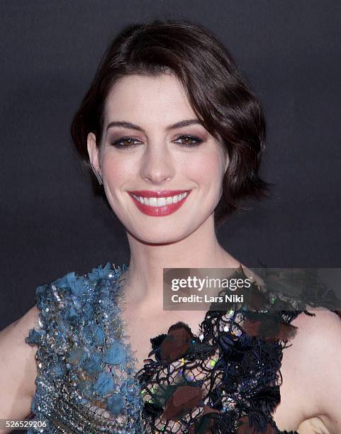 Anne Hathaway attends the "Interstellar" premiere at the AMC Lincoln Square Theater in New York City. �� LAN