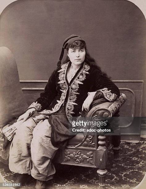 Greek woman in Smyrna, today Izmir . Ca. 1890.