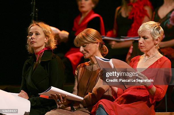 Katja Riemann and Annie Lennox attend the European Gala "Jour-V" Benefit Performance of V-Day Founder and playwright Eve Ensler's play "The Vagina...