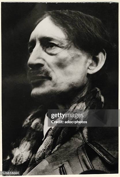 43 Henri Barbusse Photos & High Res Pictures Getty Images