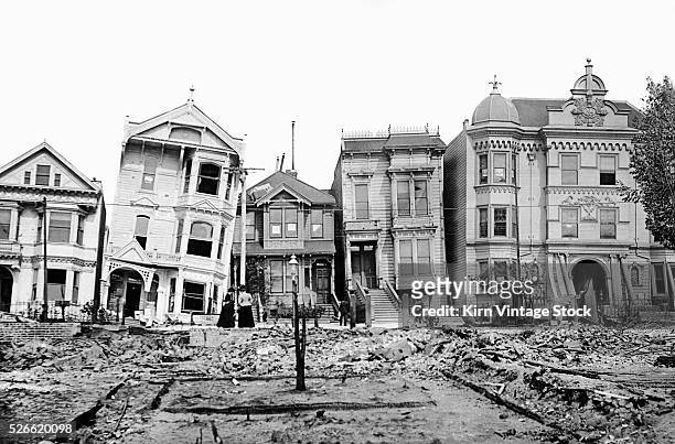 Damaged houses on Howard Street near 17th Street, after the San Francisco earthquake of April 18th 1906.