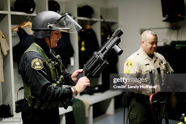 Sheriff Riot Diego Gear Photos and Premium High Res Pictures - Getty Images