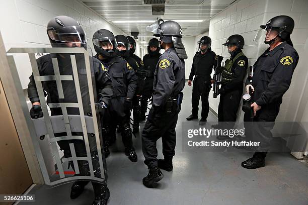 Sort Riot Formation Diego Gear Photos and Premium High Res Pictures - Getty Images
