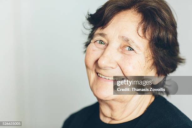 portrait of a senior woman - südeuropa stock-fotos und bilder