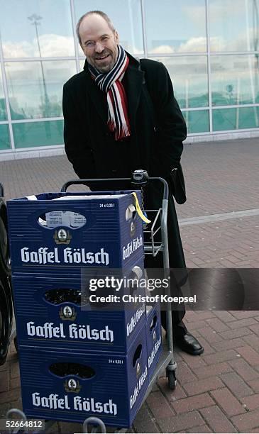 Champions League 04/05, Liverpool, 21.02.05; FC Liverpool - Bayer 04 Leverkusen; Ankunft der Mannschaft von Bayer 04 Leverkusen in Liverpool;...