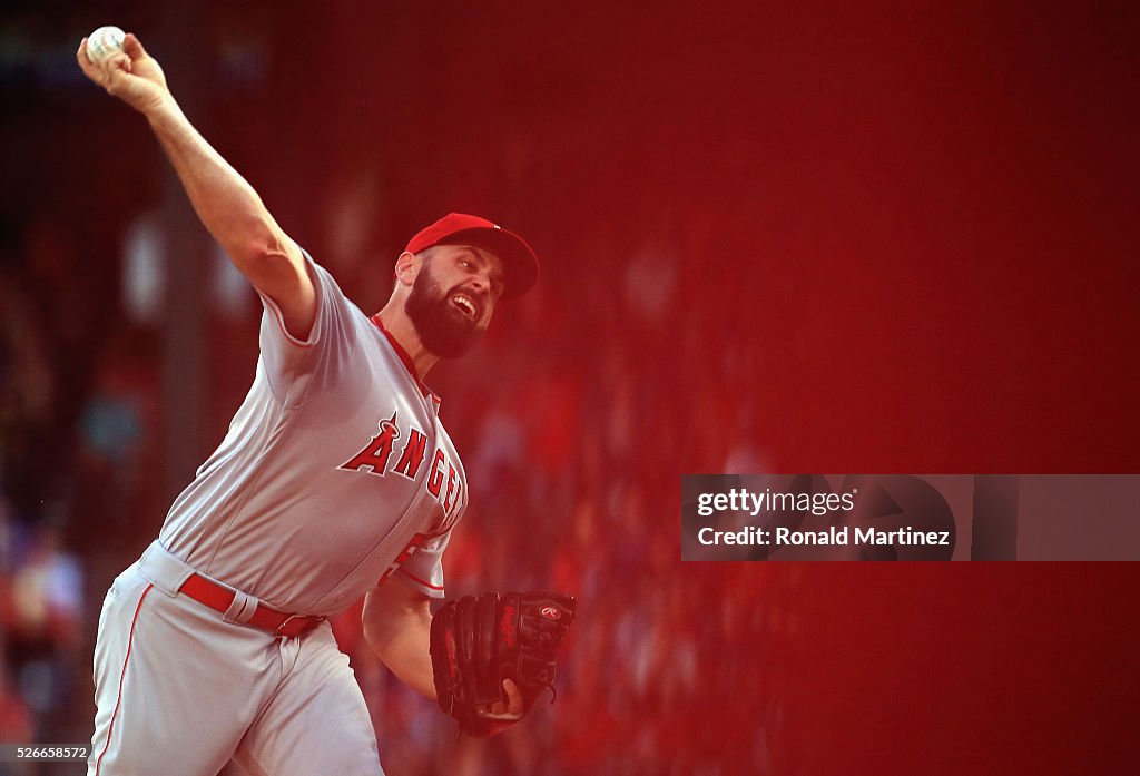 Los Angeles Angels of Anaheim v Texas Rangers