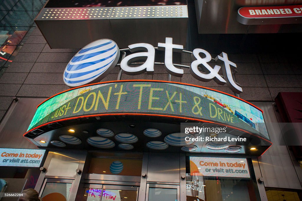 AT&T to cease offering two-year contracts