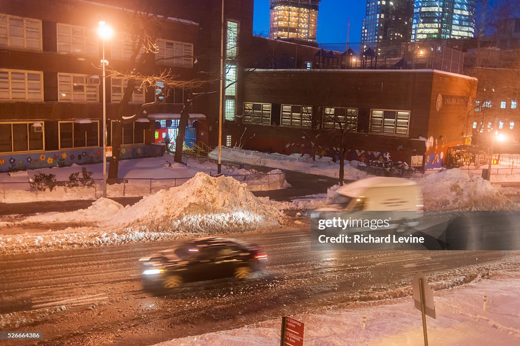Giant mounds of snow invade New York