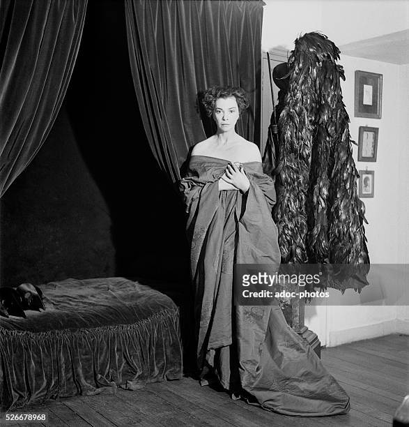 Leonor Fini , surrealist painter, stage designer and writer born in Buenos Aires . In 1960.