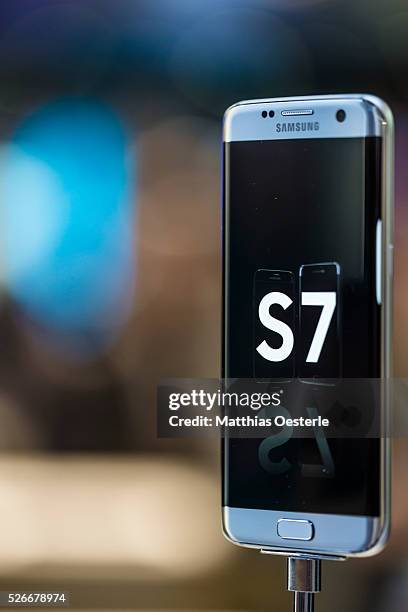 South Korean company Samsung presents the new Galaxy S7 Edge, latest flagship handsets in its range, at the annual Mobile World Congress, one of the...