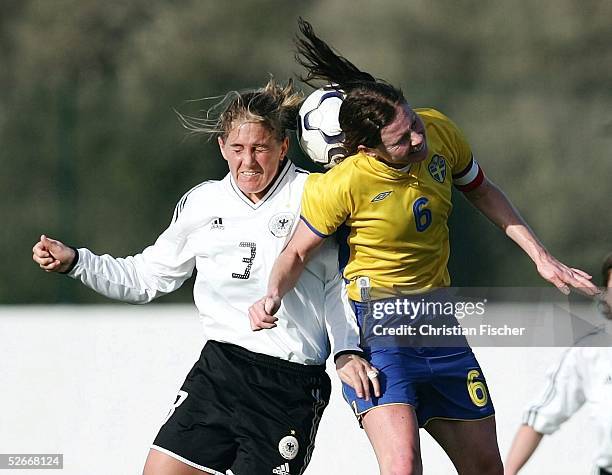 Algarve Cup 2005, Lagos, 09.03.05; Deutschland - Schweden ; Britta CARLSON/GER gegen Malin MOSTROEM/SWE