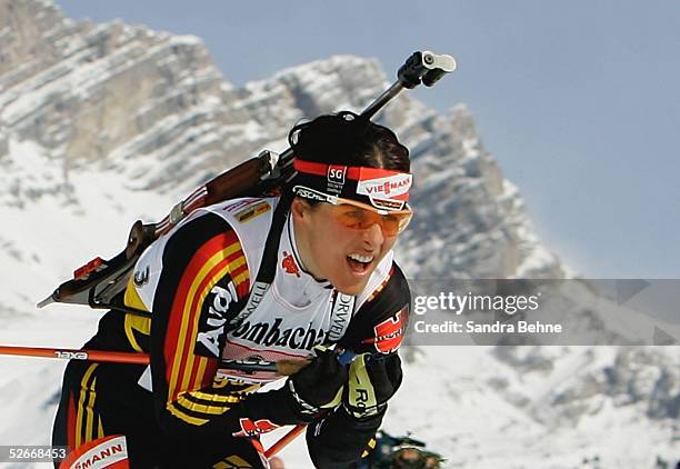 Hochfilzen, 11.03.05; 4 x 6km Staffel Frauen; Uschi DISL/GER