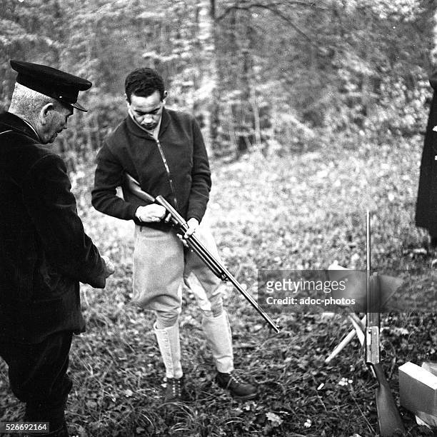 Moulay El Hassan ben Mohammed Alaoui, later Hassan II of Morocco during a game hunting in the forest of Rambouillet . In 1951.