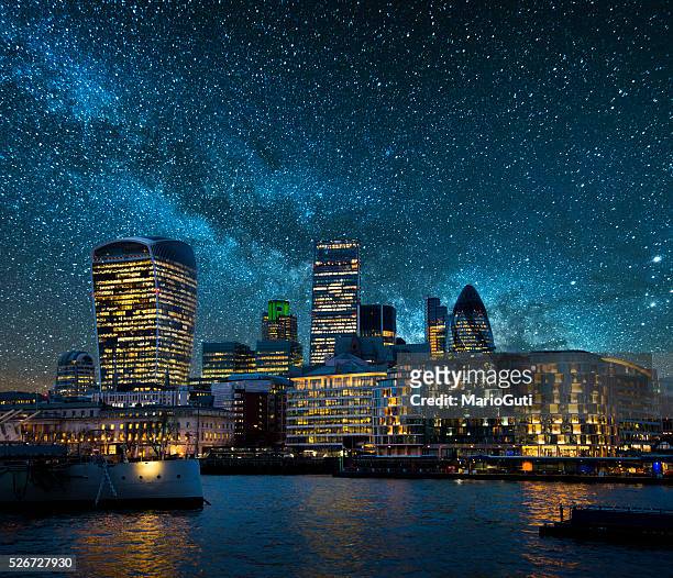 city at night - river thames night stock pictures, royalty-free photos & images