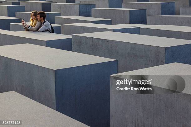 holocaust monument - berlin mitte stock pictures, royalty-free photos & images