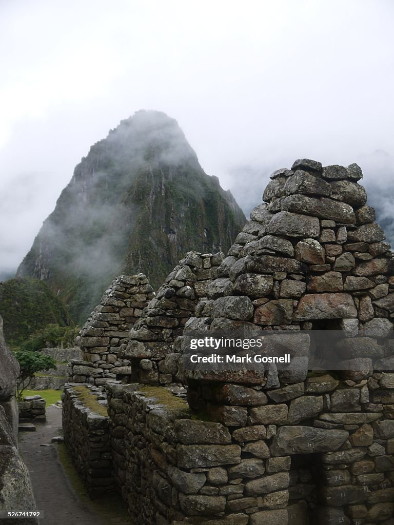 Building and mountain in symmetry