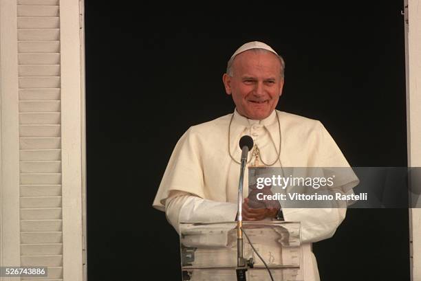 Pope John Paul II gives a speech at Castle Gandolfo, Italy. | Location: Castle Gandolfo, Italy.