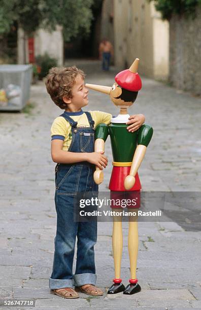 Photo Pinokio 94 Pinocchio Doll Stock Photos, High-Res Pictures, and Images - Getty ...