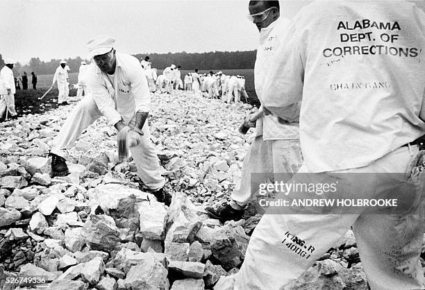 Prrisoner Breaking Rocks Chain Gang Prisoners Photos and Premium High Res Pictures - Getty Images