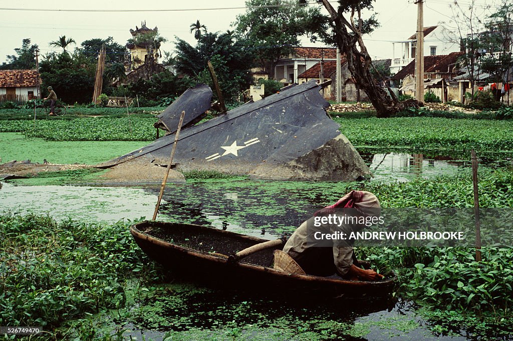 Downed U.S. bomber in Hanoi