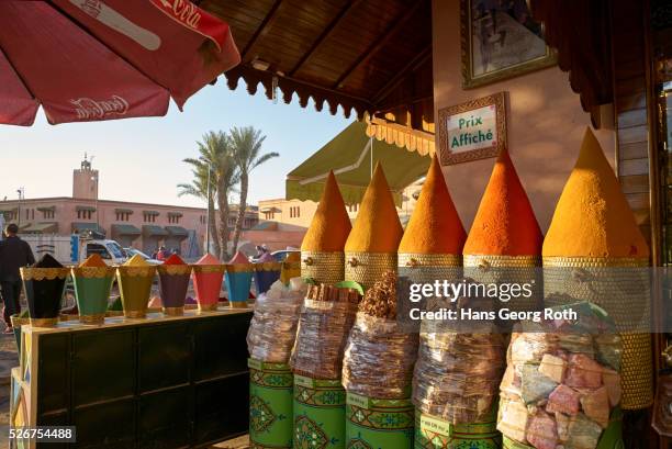 spice merchants in the jewish quarter mellah - marrakech spice stockfoto's en -beelden