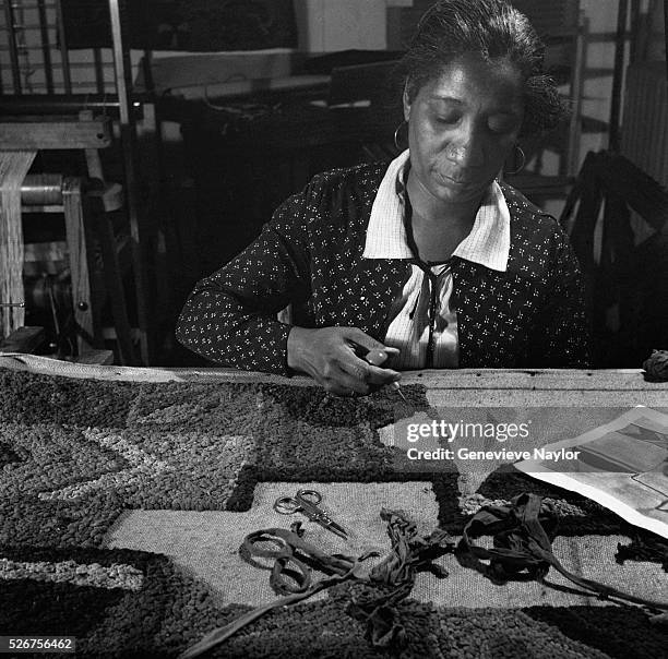 Woman Rugs Making 535 Rag Rugs Stock Photos, High-Res Pictures, and Images - Getty Images