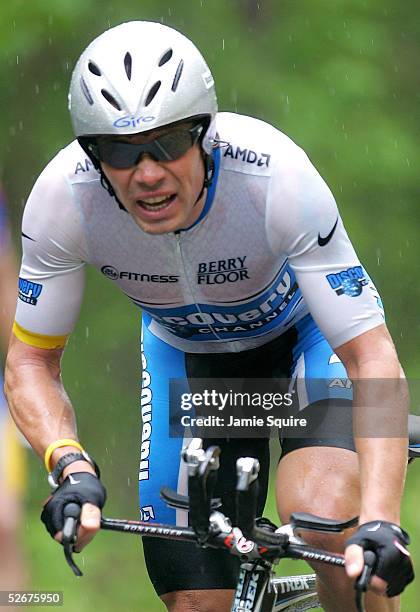 Viatcheslav Ekimov of Russia and riding for the Discovery Channel Pro Cycling Team climbs a hill during the individual time trial as he finished...