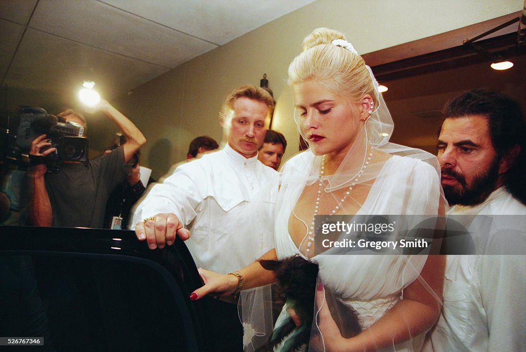 Anna Nicole Smith Attending Husband's Memorial Service