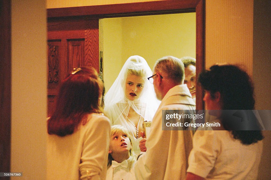 Anna Nicole Smith Attending Husband's Memorial Service