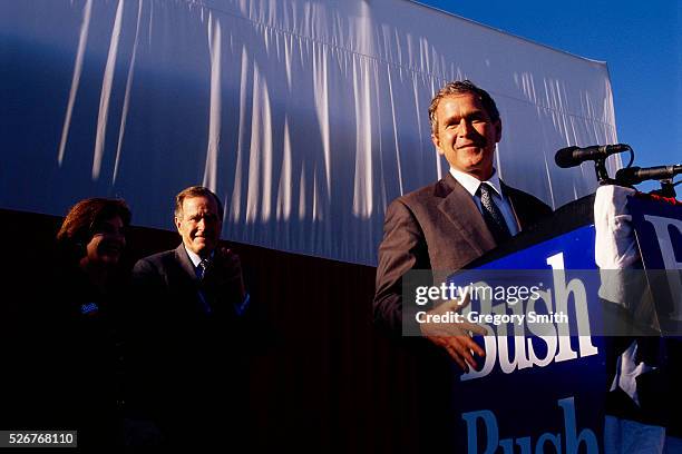 George W Bush Governor Photos and Premium High Res Pictures - Getty Images