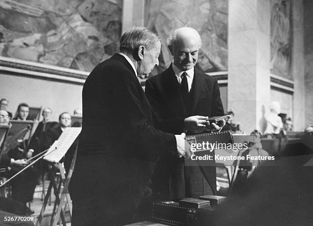 American chemist, Professor Linus Pauling, receiving the Nobel Peace Prize from Gunnar Jahn, President of the Nobel Peace Prize Committee, Oslo...