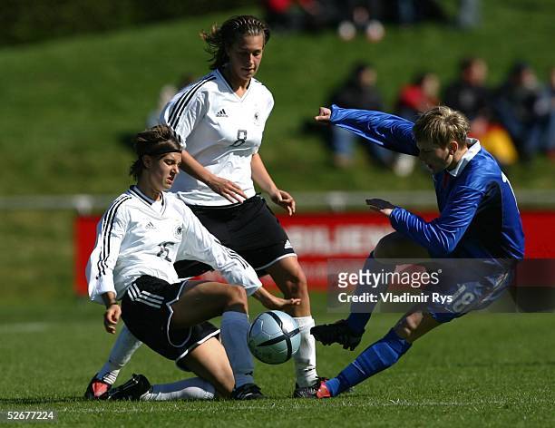 Laenderspiel 2005, Troisdorf, 07.04.05; Deutschland - Russland ; Katharina GRIESSEMER, Lena GOESSLING/GER, Olga PESHINA/RUS