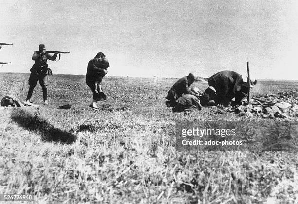 World War II. Jewish people killed by German soldiers near Kiev . In 1942.