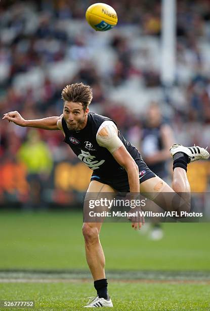 Dale Thomas of the Blues in action during the 2016 AFL Round 06 match between the Carlton Blues and the Essendon Bombers at the Melbourne Cricket...