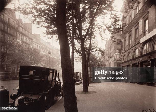 The Boulevard de Bonne-Nouvelle in Paris . In 1926. Photograph by Eug��ne Atget.