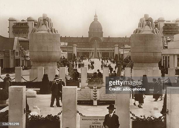 The Esplanade des Invalides at the International Exposition of Modern Industrial and Decorative Arts in Paris . In 1925.