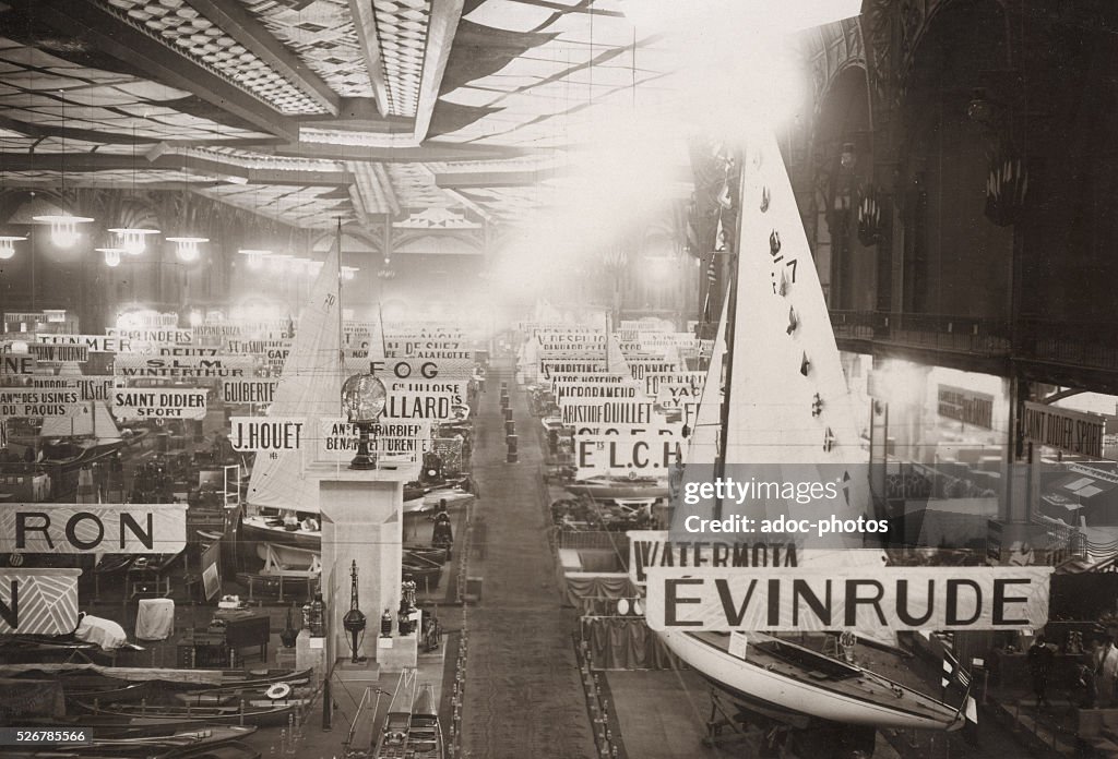 Inside view of the Paris boat show at the Grand Palais in Paris (France). In December 1928.