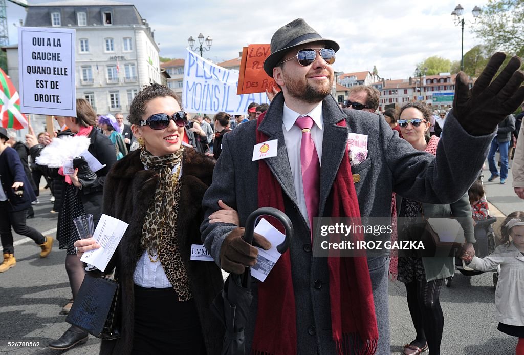 FRANCE-LABOUR-DEMO-MAY1