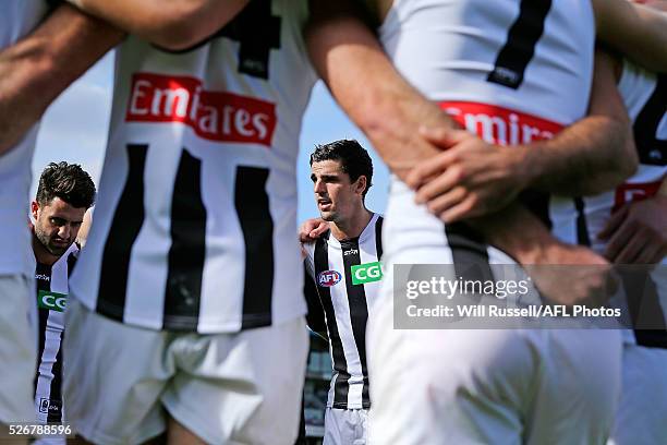 Scott Pendlebury of the Magpies speaks to the huddle at the start of the game during the round six AFL match between the West Coast Eagles and the...