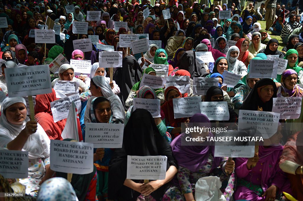 INDIA-KASHMIR-LABOUR-MAYDAY