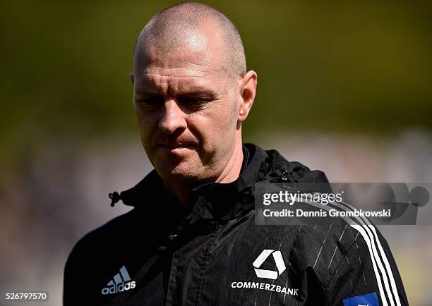 Head coach Matt Ross of 1. FFC Frankfurt looks on prior to kickoff during the UEFA Women's Champions League Semi Final second leg match between 1....