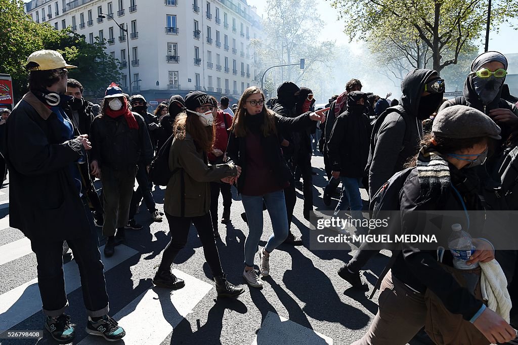 FRANCE-LABOUR-DEMO-MAY1