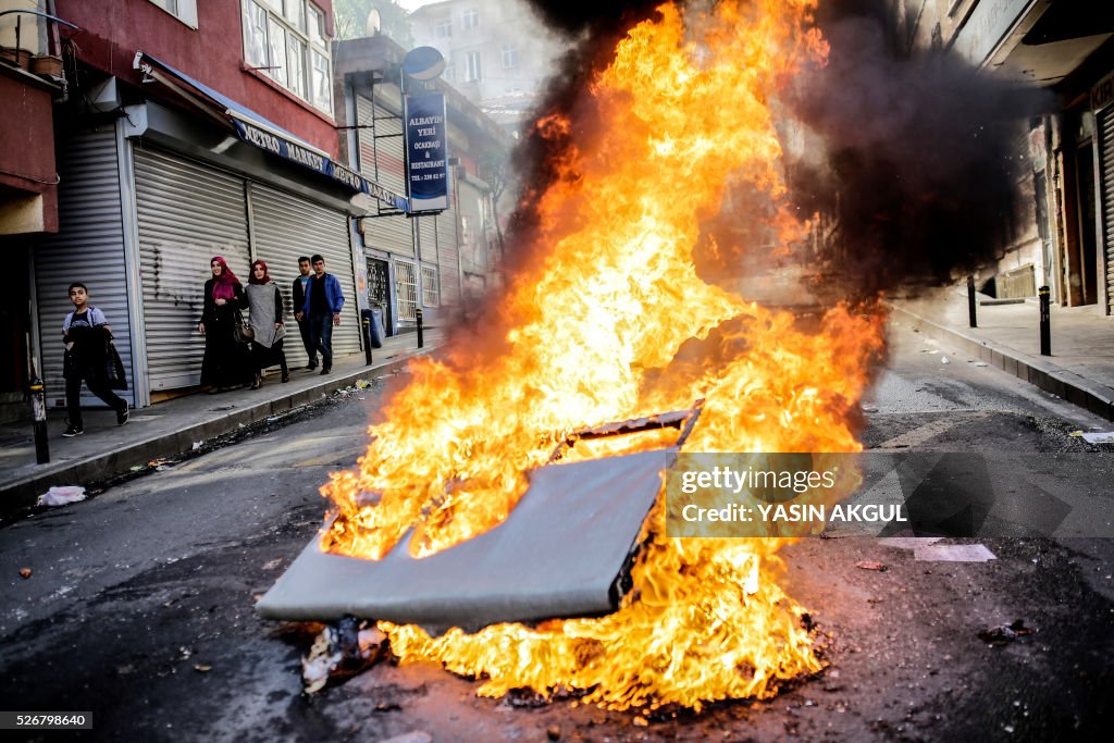 TOPSHOT-TURKEY-LABOUR-DEMO-MAY1